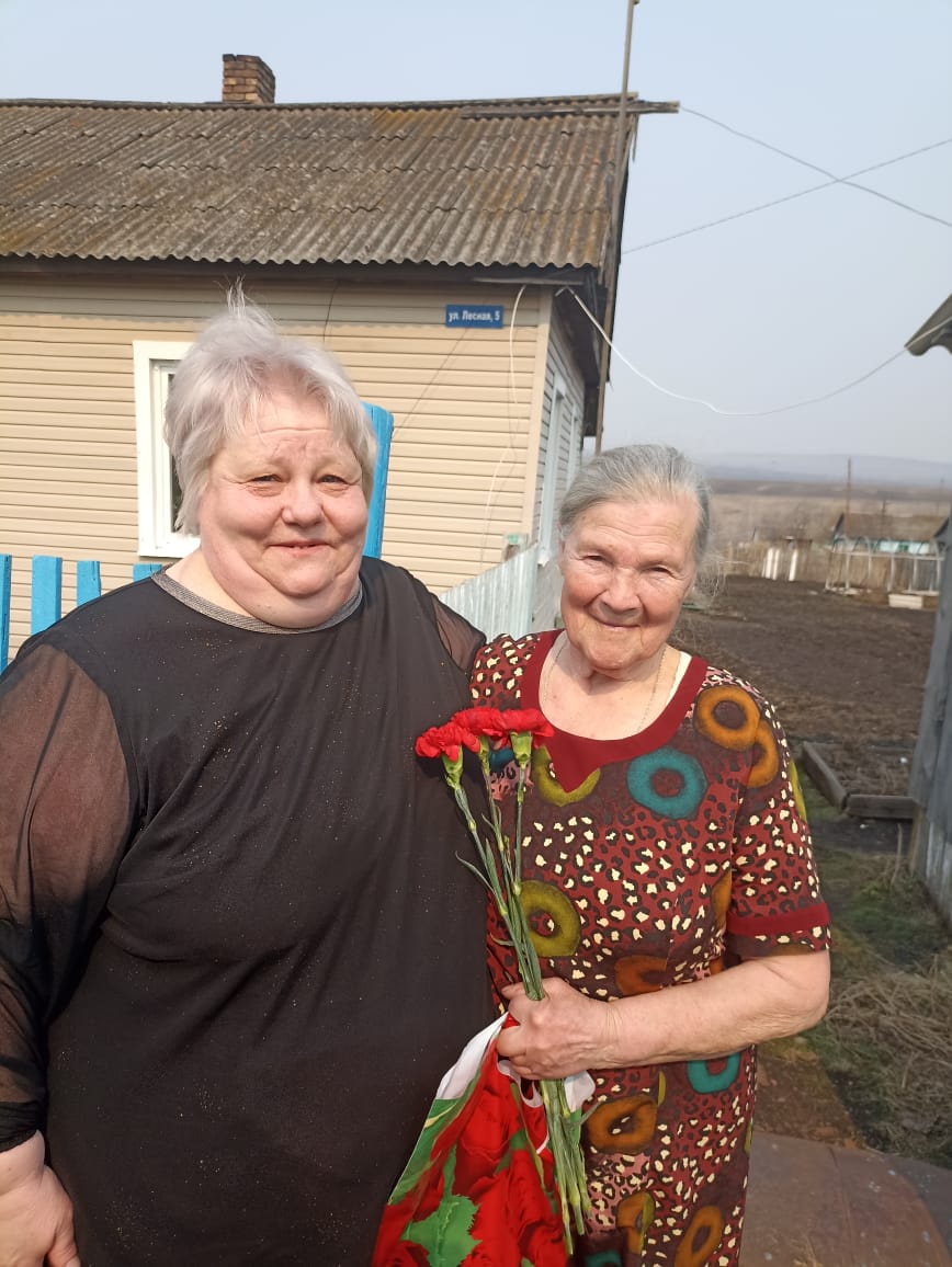 9мая поздравили тружеников тыла и детей войны с великим праздником.